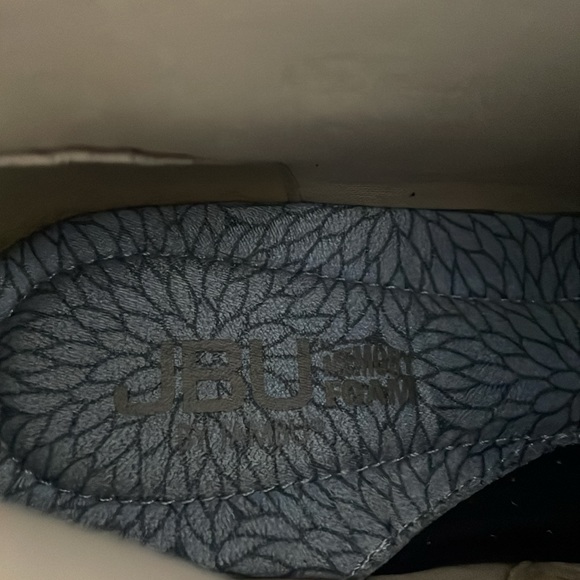 JBU memory foam size 7.5 like new - Picture 9 of 9